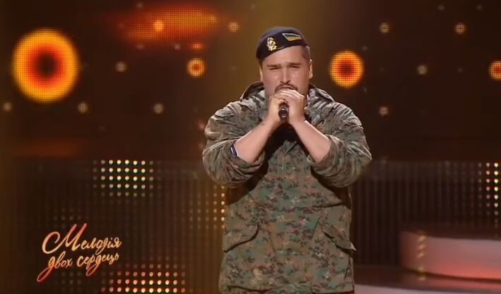 Антон Сидоров під час виконання своєї пісні.