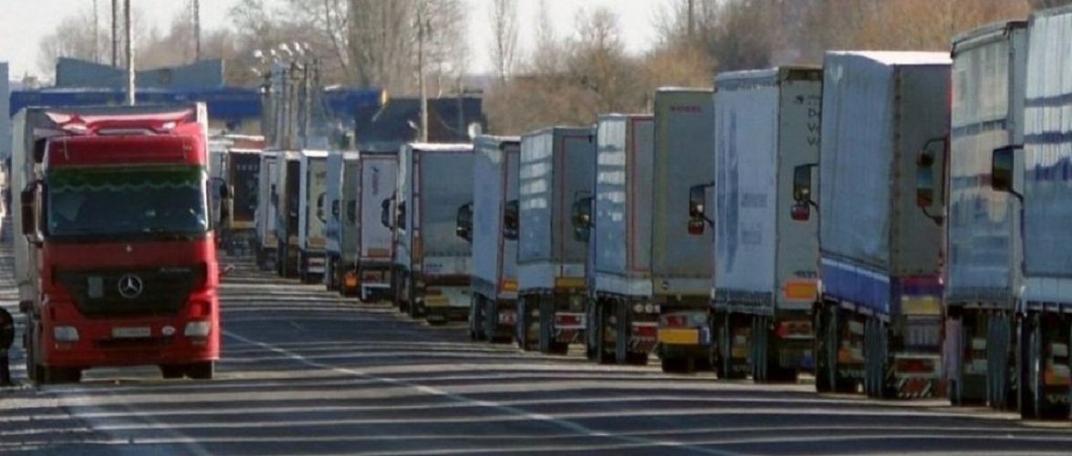 На українсько-польському кордоні відновлено рух вантажівок